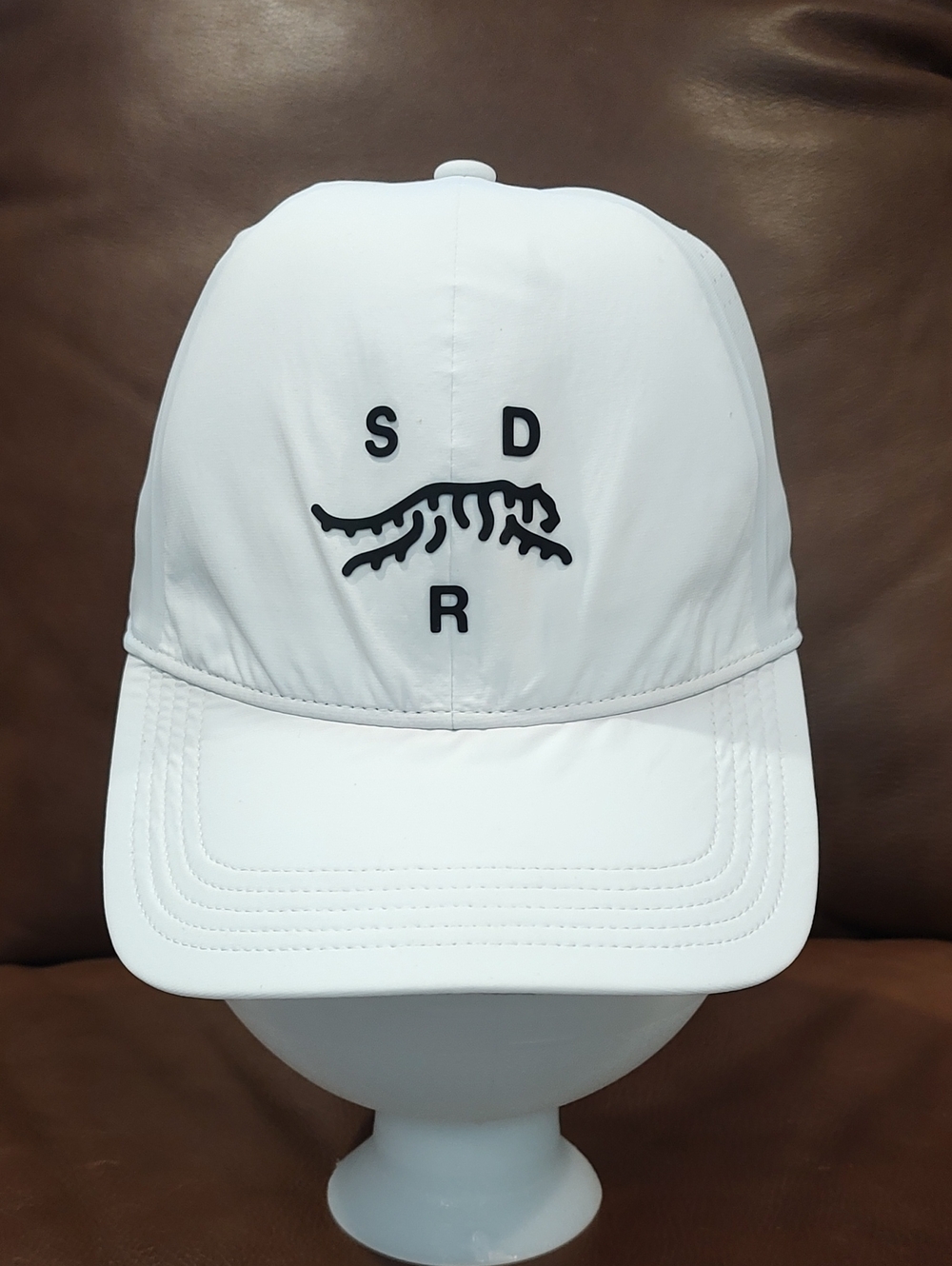 TIGER WOODS Sun Day Red (SDR) White 1/2 Vent Fitted Golf Cap Hat Men's Size S/M